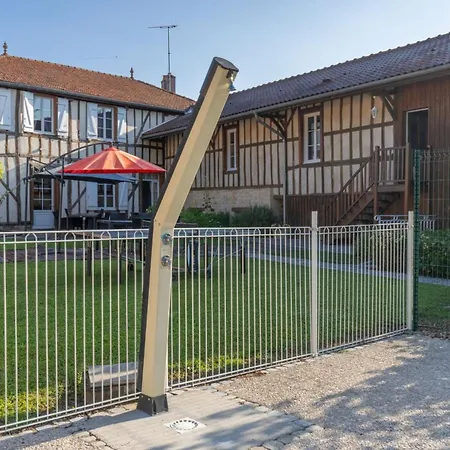 Дом отдыха Les Oiseaux_a Avec Piscine Chauffee